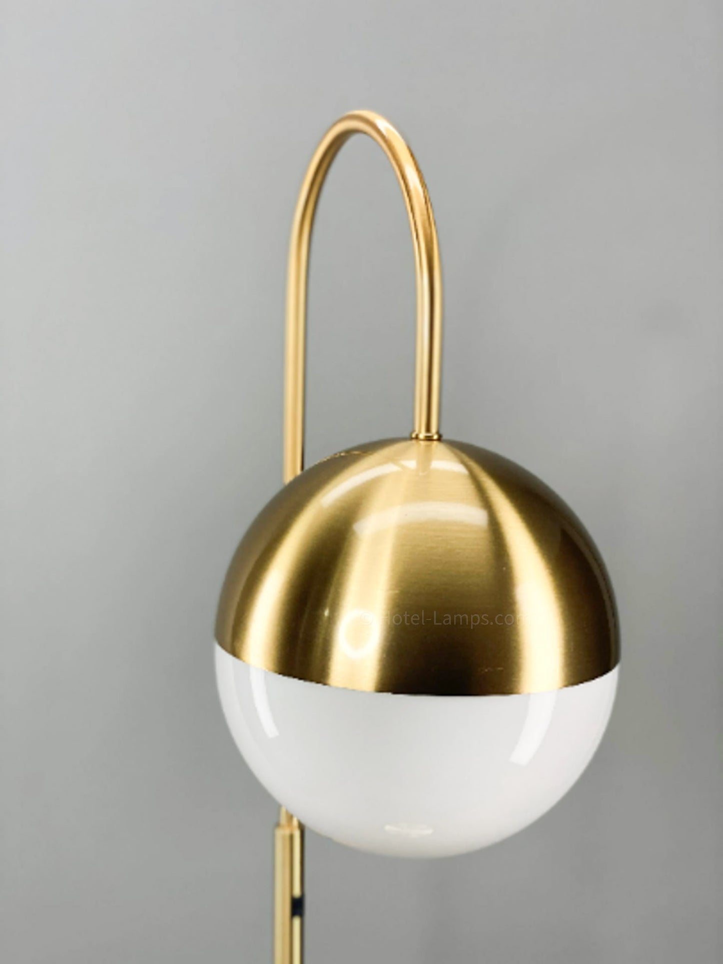 Luxurious Gold Floor Lamp – Slim Tubular Design with Globe Shade