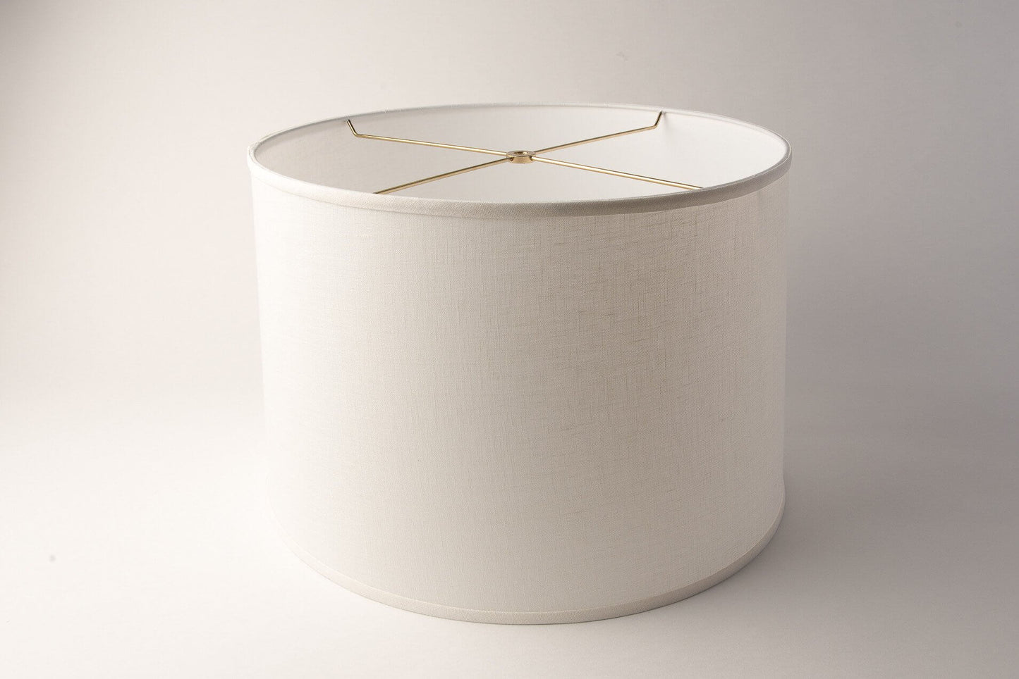 Short Drum Lampshade – White Linen