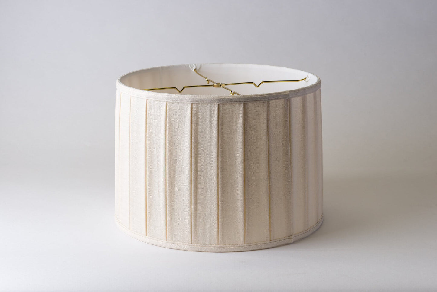 Drum Wide Box Pleat Eggshell Linen Lampshade – Soft-Sided Translucent Design