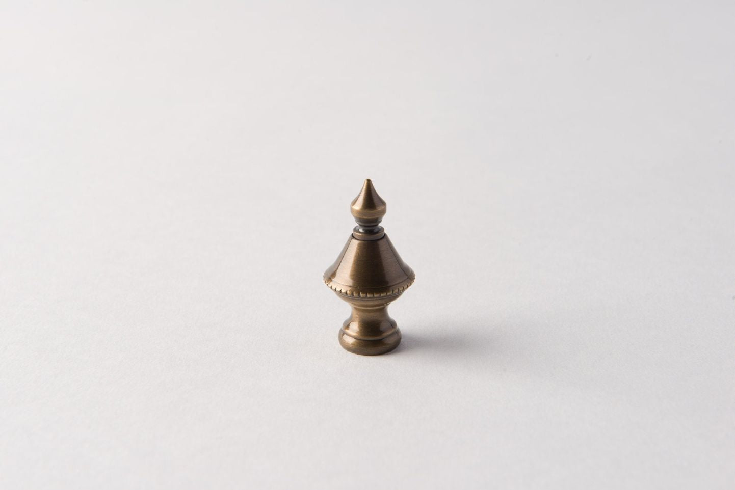 Antique Brass Beaded Knob Lamp Finial (Fits Most Harps)