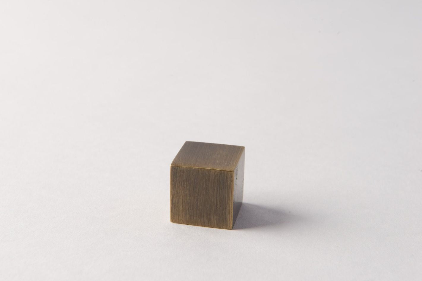 Antique Metal Cube Lamp Finial – 1" (Fits Most Harps)