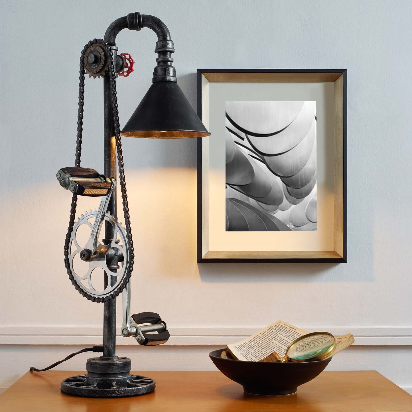 Pedal Steel Table Lamp – Industrial Retro Bicycle-Inspired Accent Lighting