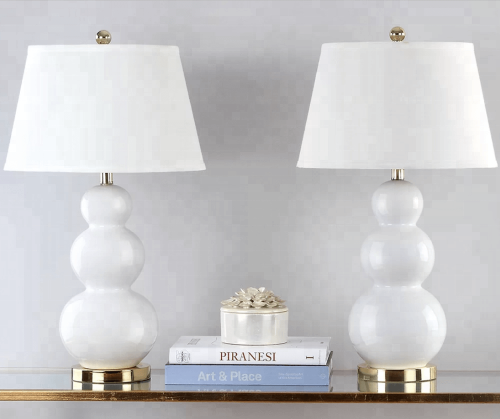 White Ceramic Table Lamp with Off-White Linen Shade & Brass Accents – HLHT7025