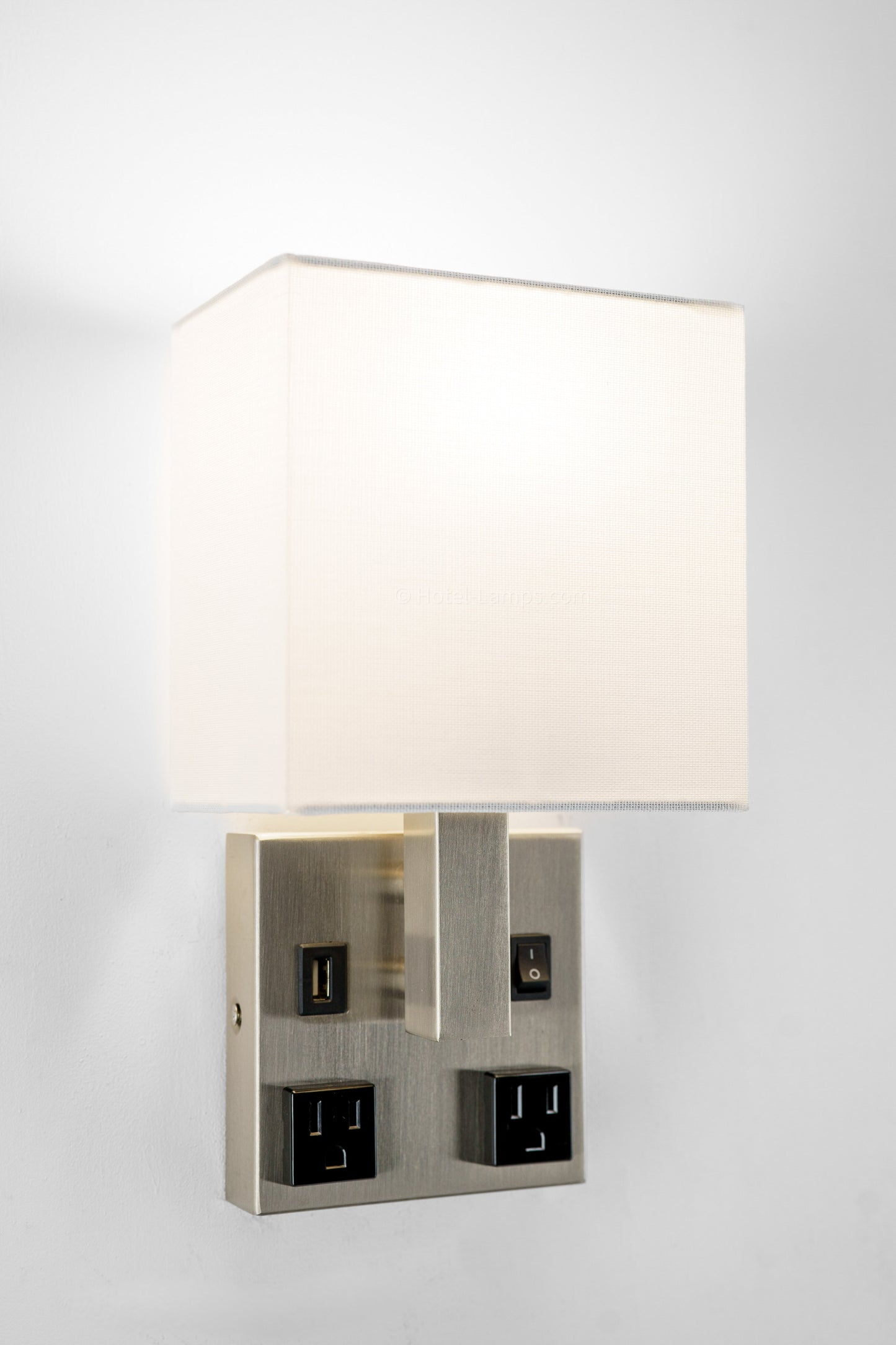 Single Wall Lamp – Satin Nickel Finish with USB & Outlets, Wall-Mounted Bedside Light