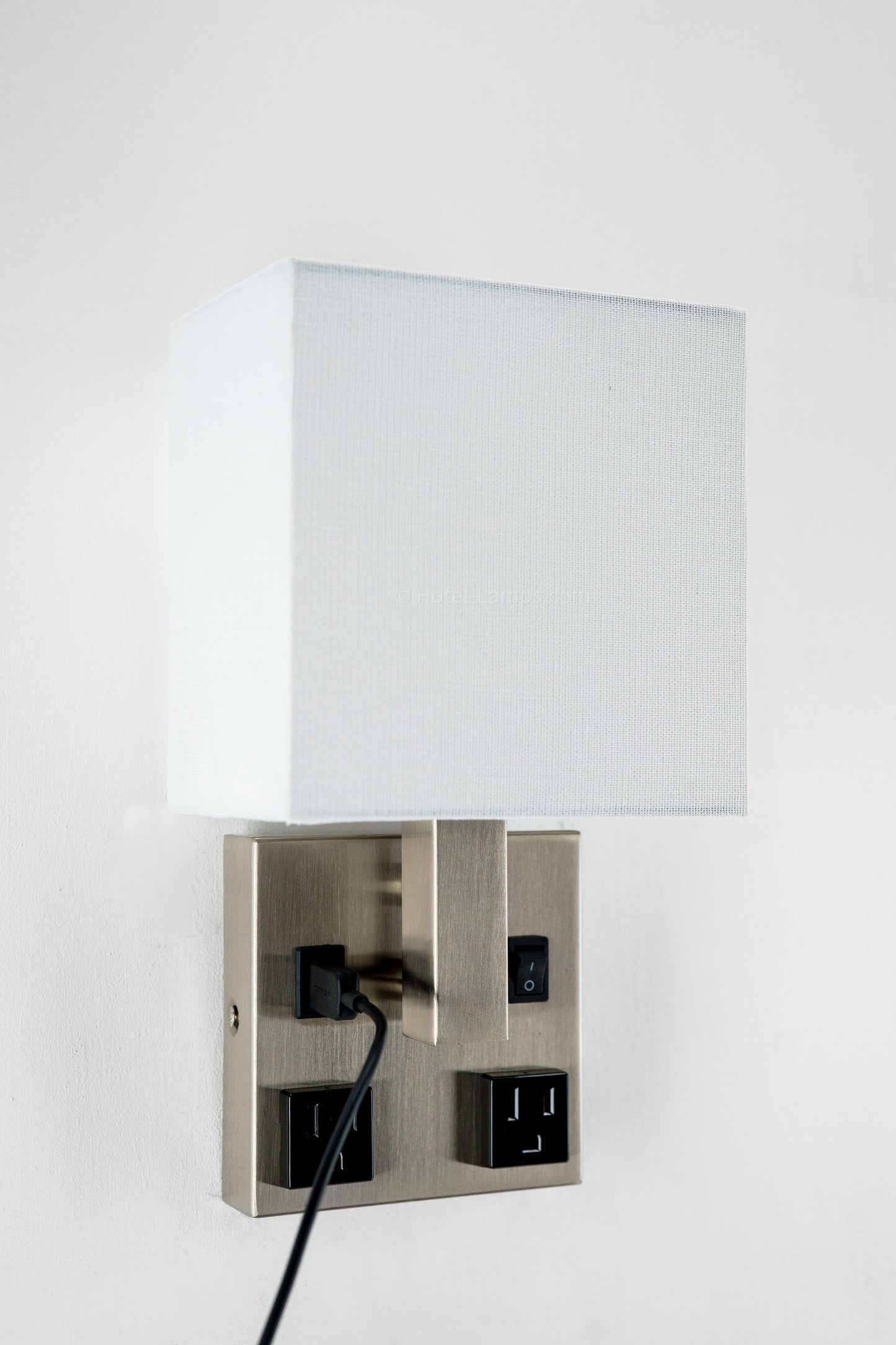 Single Wall Lamp – Satin Nickel Finish with USB & Outlets, Wall-Mounted Bedside Light