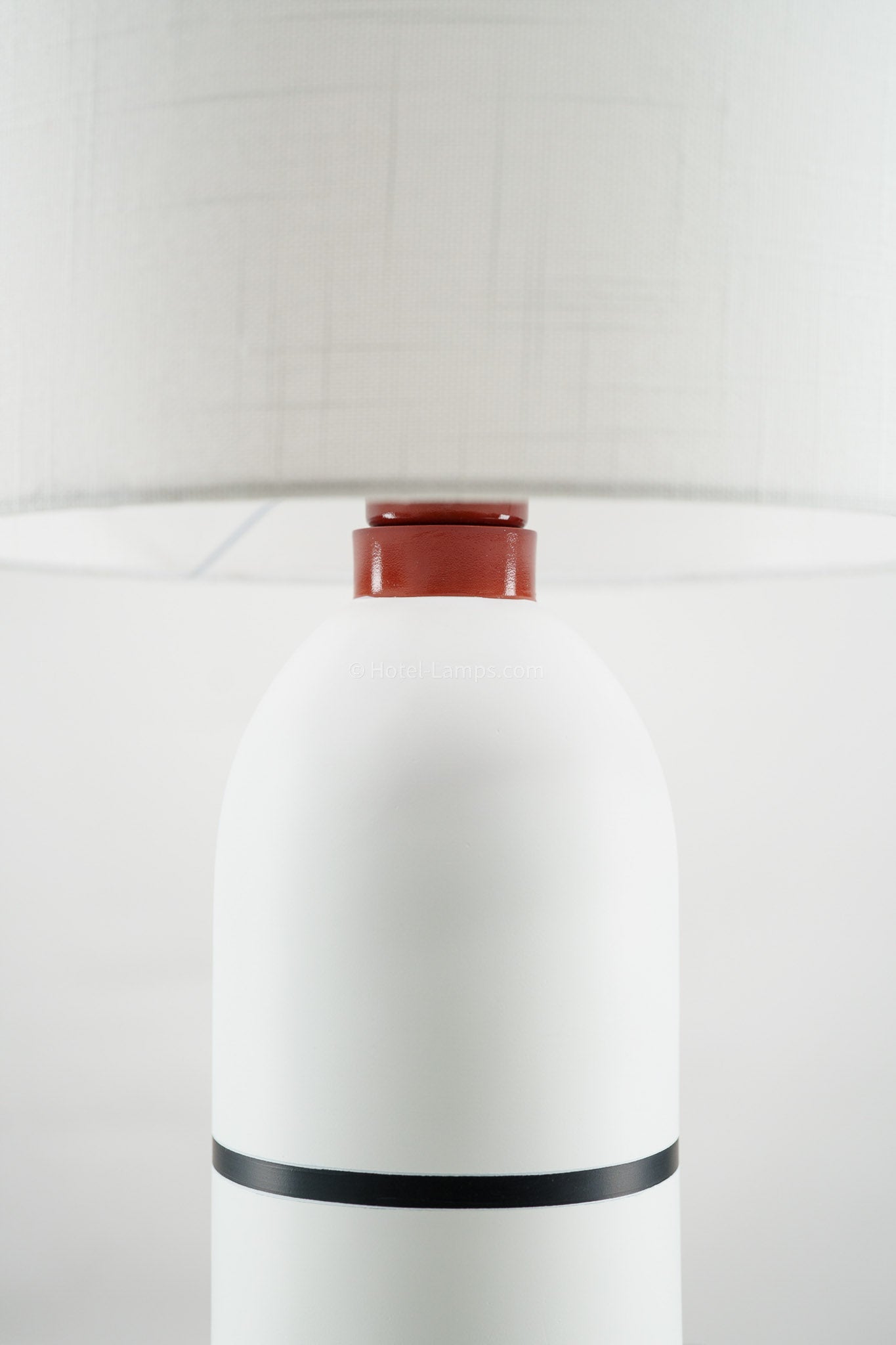 Hand-Painted White Ceramic Table Lamp with Red Base and USB/Outlet Ports