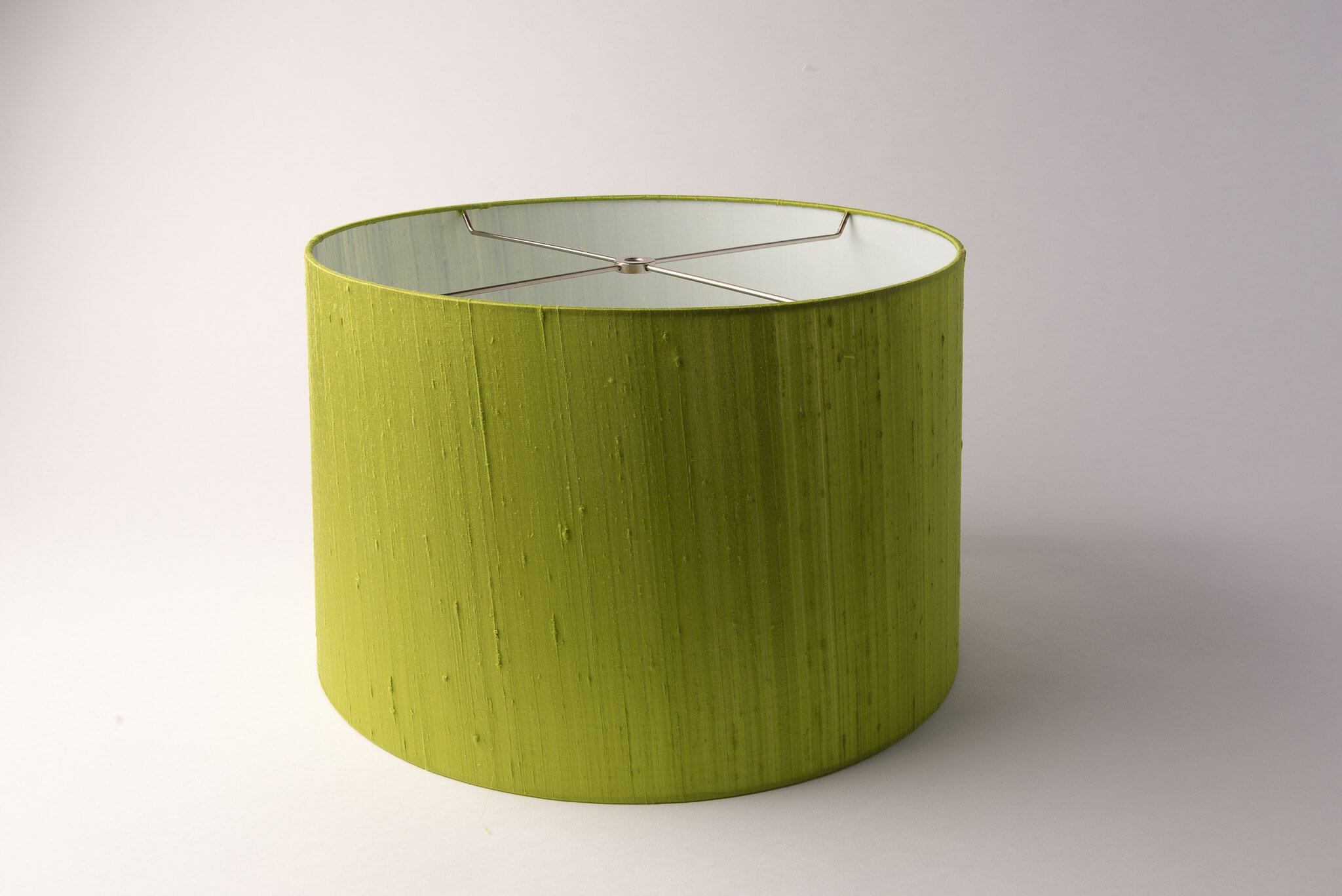 https://www.hotel-lamps.com/resources/assets/images/product_images/Dupioni_Silk_Rolled_Edge_Short_Drum_-_Lime.jpg